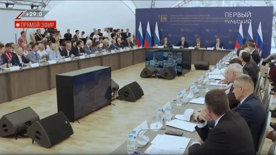 Владислав Шапша: Сегодня во Всероссийском съезде учителей физкультуры участвует педагог из Барятинской школы Александр Михайлович Федяев Владислав Шапша: Сегодня во Всероссийском съезде учителей физкультуры участвует педагог из Барятинской школы Александр Михайлович Федяев