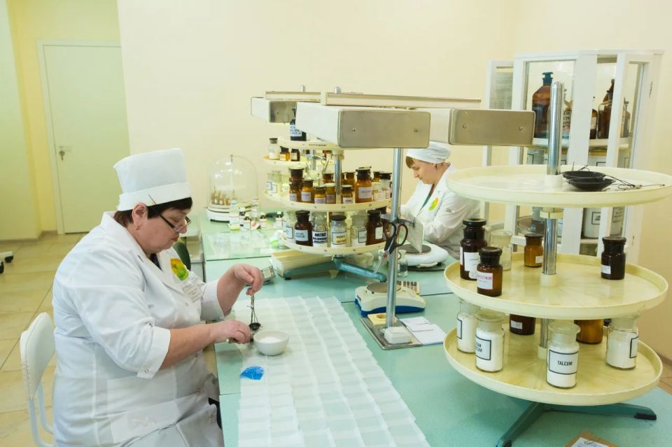 В Калужской области поздравили специалистов фармацевтической сферы