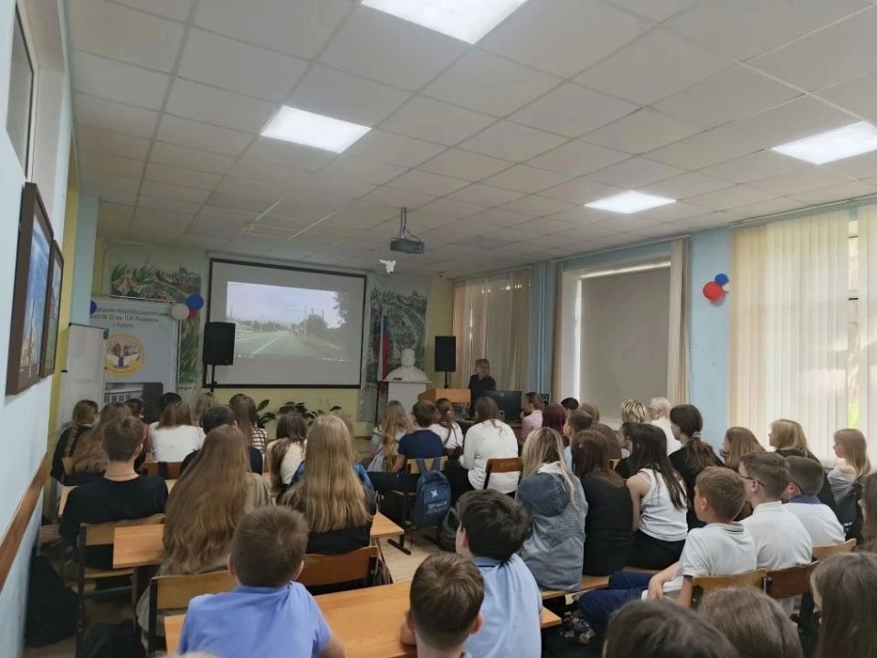 Сотрудники Госавтоинспекции Калуги провели профилактические беседы со школьниками Сотрудники Госавтоинспекции Калуги провели профилактические беседы со школьниками
