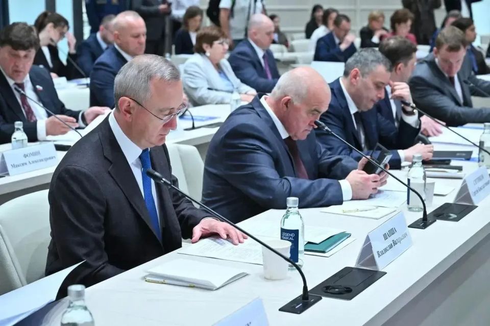 Владислав Шапша: Принял участие в заседании Совета при полномочном представителе Президента РФ в ЦФО, оно прошло под председательством Игоря Щёголева Владислав Шапша: Принял участие в заседании Совета при полномочном представителе Президента РФ в ЦФО, оно прошло под председательством Игоря Щёголева