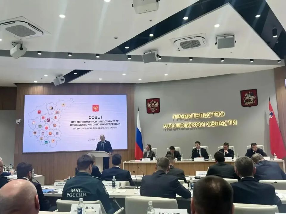 Владислав Шапша: Принял участие в заседании Совета при полномочном представителе Президента РФ в ЦФО, оно прошло под председательством Игоря Щёголева Владислав Шапша: Принял участие в заседании Совета при полномочном представителе Президента РФ в ЦФО, оно прошло под председательством Игоря Щёголева