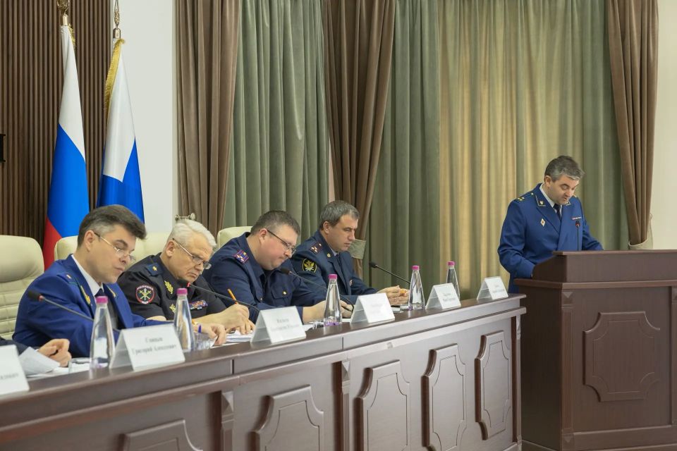 Под председательством прокурора области Константина Жилякова проведено Координационное совещание руководителей правоохранительных органов области по вопросам противодействия незаконному обороту наркотических средств Под председательством прокурора области Константина Жилякова проведено Координационное совещание руководителей правоохранительных органов области по вопросам противодействия незаконному обороту наркотических средств