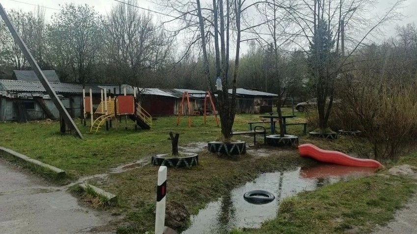 В селе Муратовский Щебзавод ухудшается состояние детской площадки В селе Муратовский Щебзавод ухудшается состояние детской площадки