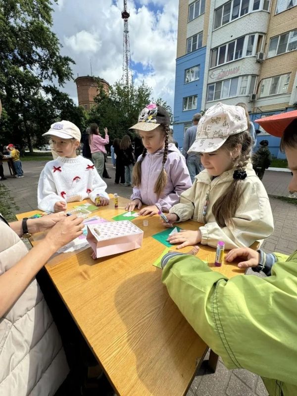В 14-м избирательном округе День защиты детей отметили вместе с сотрудниками библиотеки имени А.П. Гайдара В 14-м избирательном округе День защиты детей отметили вместе с сотрудниками библиотеки имени А.П. Гайдара