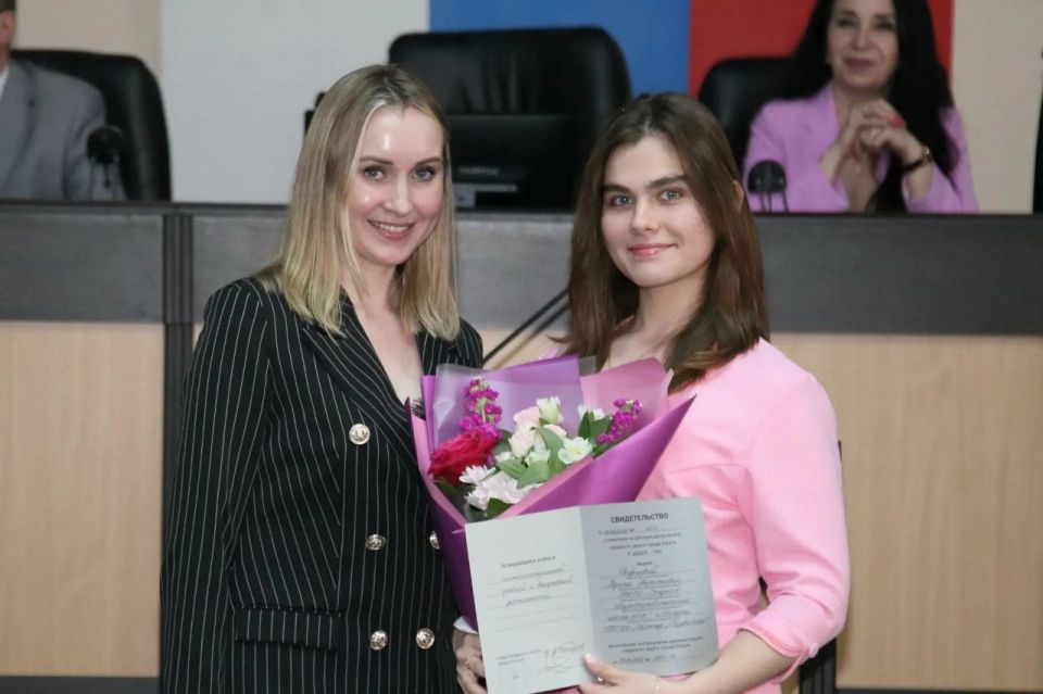 В городской администрации чествовали талантливых юных калужан В городской администрации чествовали талантливых юных калужан