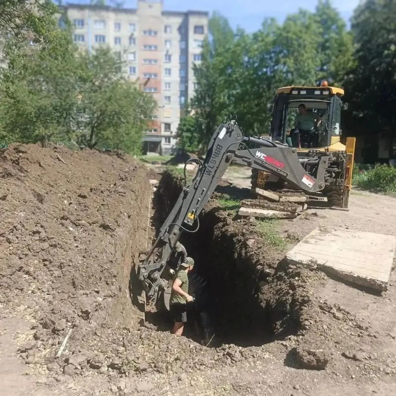 Калужане продолжают восстанавливать теплосети в Первомайске