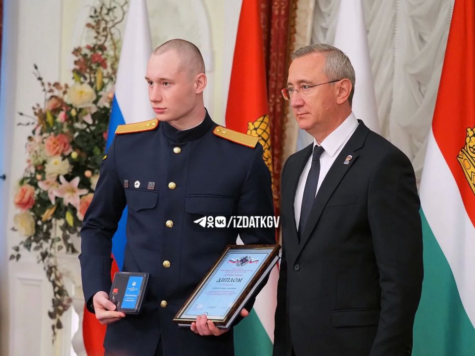 Владислав Шапша вручил госнаграды гражданам Калужской области Владислав Шапша вручил госнаграды гражданам Калужской области