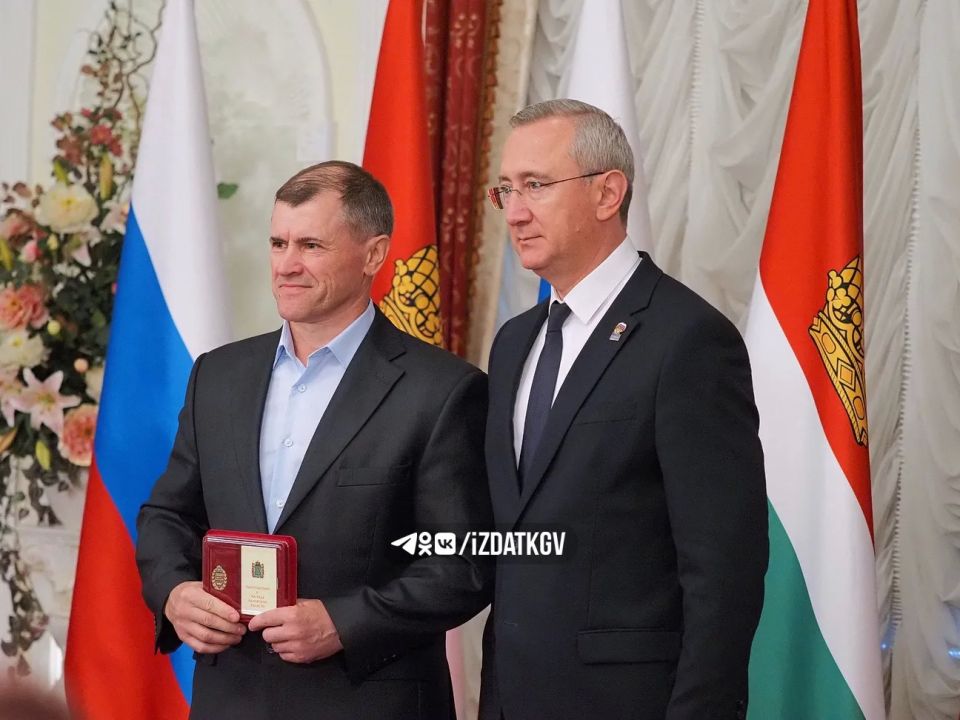 Владислав Шапша вручил госнаграды гражданам Калужской области Владислав Шапша вручил госнаграды гражданам Калужской области