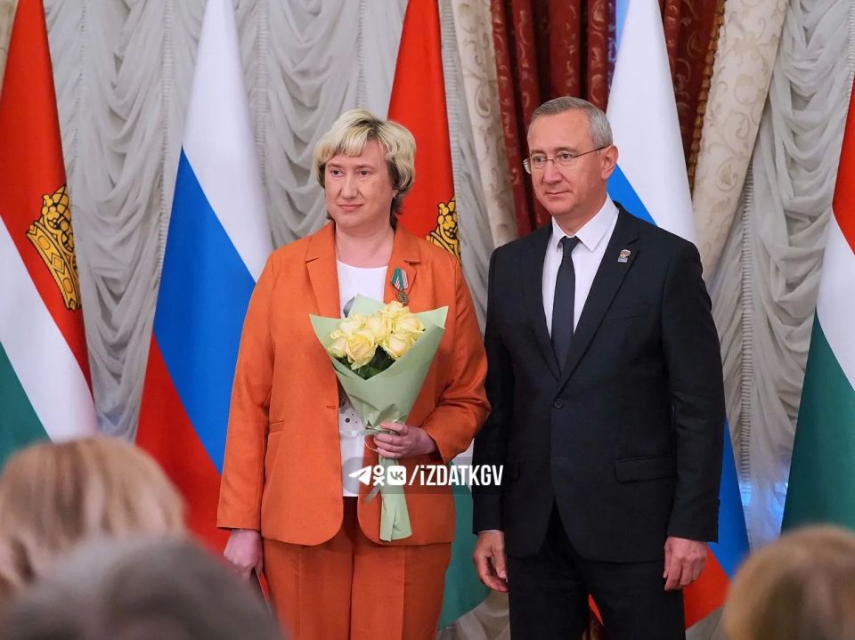 Владислав Шапша вручил госнаграды гражданам Калужской области Владислав Шапша вручил госнаграды гражданам Калужской области
