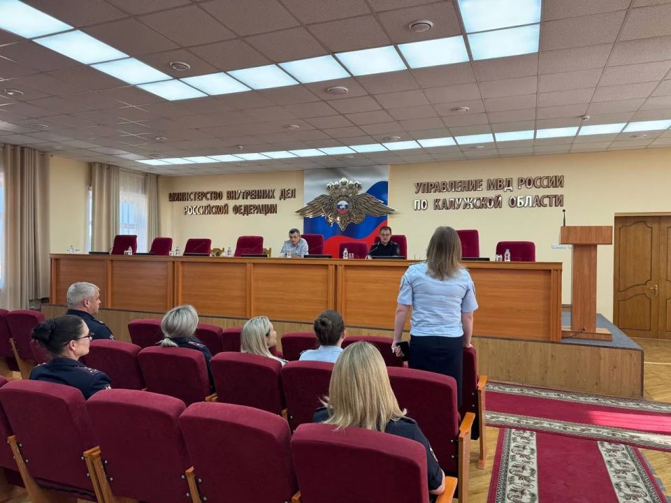 В УМВД России по Калужской области прошёл 1 этап конкурса «Лучший по профессии» В УМВД России по Калужской области прошёл 1 этап конкурса «Лучший по профессии»