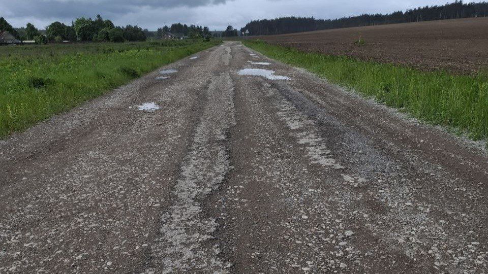 В деревне Тимохино засыпят ямы на дороге до конца июня В деревне Тимохино засыпят ямы на дороге до конца июня