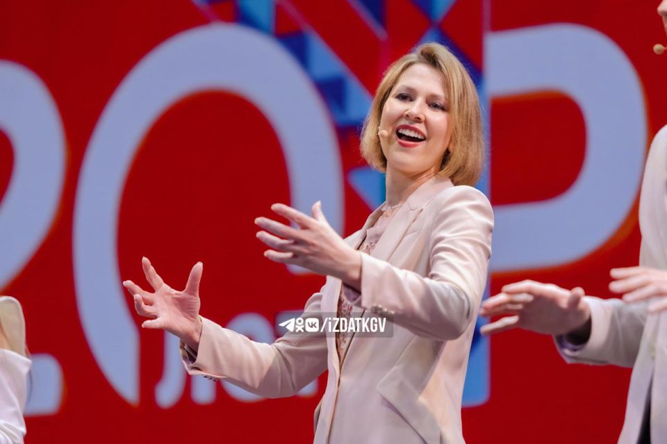 Надежда Бабкина провела в Калуге мастер-класс по народному вокалу Надежда Бабкина провела в Калуге мастер-класс по народному вокалу