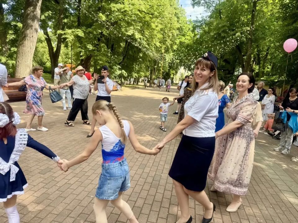 Калужские полицейские провели акцию «Один день с полицией России» Калужские полицейские провели акцию «Один день с полицией России»