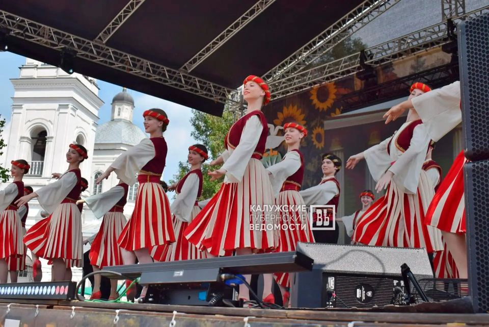 Фестиваль «Петухи и гуси в городе Тарусе» проходит с размахом в 16-й раз Фестиваль «Петухи и гуси в городе Тарусе» проходит с размахом в 16-й раз