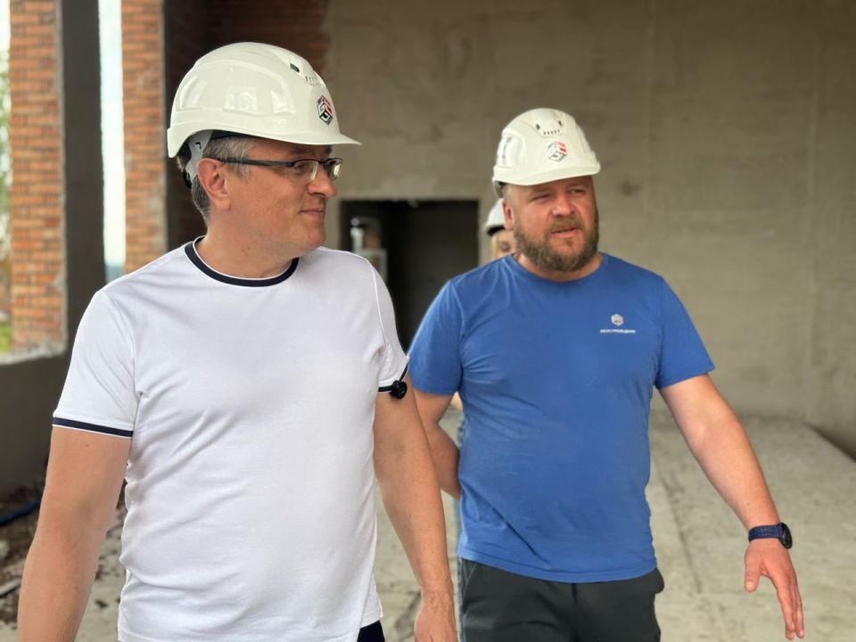Дмитрий Денисов: В свой выходной заехал на один из самых важных наших строящихся объектов – будущую школу во Мстихино на 300 мест Дмитрий Денисов: В свой выходной заехал на один из самых важных наших строящихся объектов – будущую школу во Мстихино на 300 мест