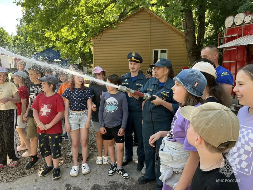 В «Златоусте» состоялась традиционная встреча с сотрудниками МЧС В «Златоусте» состоялась традиционная встреча с сотрудниками МЧС
