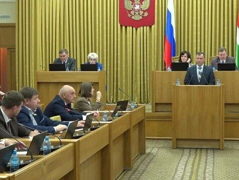 Около 40 законов в сфере соцподдержки участников СВО приняли в Калужской области