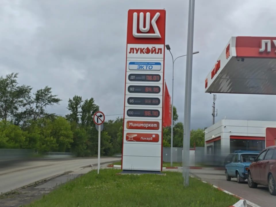 На АЗС Калуги все спокойно: за бензин втридорога не дерут На АЗС Калуги все спокойно: за бензин втридорога не дерут