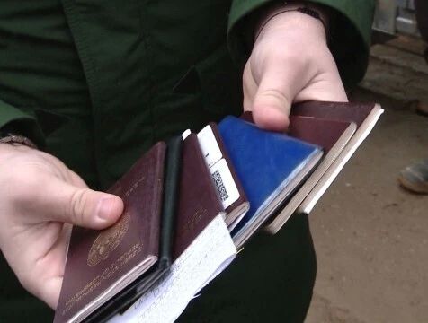 Иностранец пытался подкупить полицейского в Медыни
