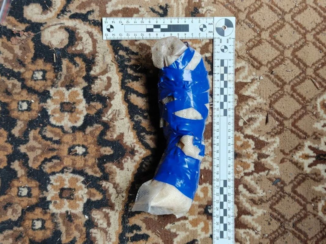 Полицейские Калуги задержали двух молодых людей, подозреваемых в незаконном обороте наркотических веществ Полицейские Калуги задержали двух молодых людей, подозреваемых в незаконном обороте наркотических веществ