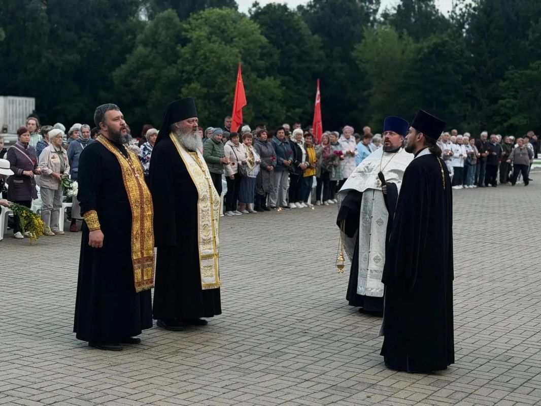 Ровно в 4 часа утра прошел митинг-реквием, посвященный 85-й годовщине начала Великой Отечественной войны Ровно в 4 часа утра прошел митинг-реквием, посвященный 85-й годовщине начала Великой Отечественной войны