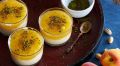 Удивительный мухаллеби с персиковым соусом