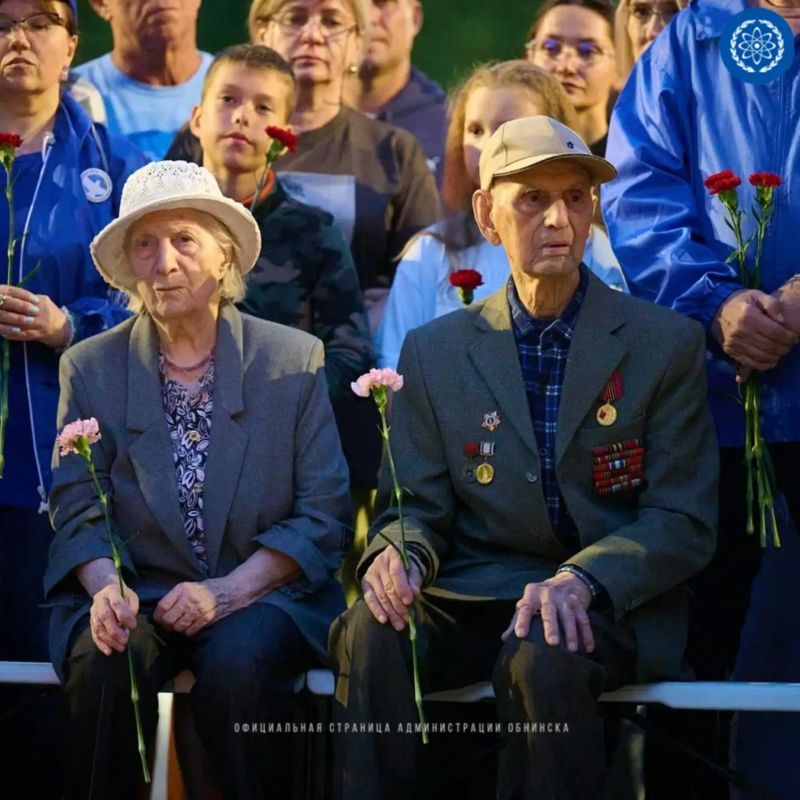 Обнинск помнит. Накануне скорбной даты жители Обнинска присоединились к акции «Свеча памяти» Обнинск помнит. Накануне скорбной даты жители Обнинска присоединились к акции «Свеча памяти»