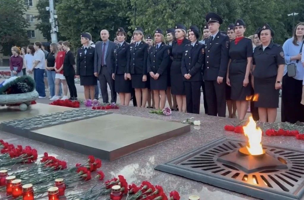 Память, которую храним: калужские полицейские почтили подвиг героев Память, которую храним: калужские полицейские почтили подвиг героев