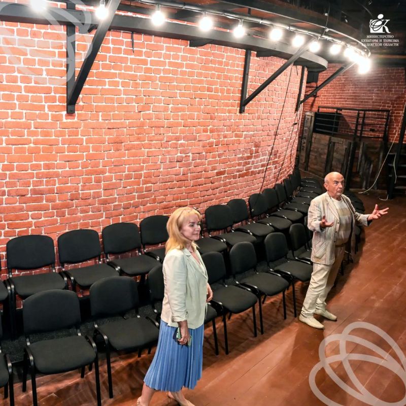 Новая экспериментальная сцена под крышей театра — давняя мечта директора Александра Кривовичева, которую он вынашивал более 35 лет Новая экспериментальная сцена под крышей театра — давняя мечта директора Александра Кривовичева, которую он вынашивал более 35 лет