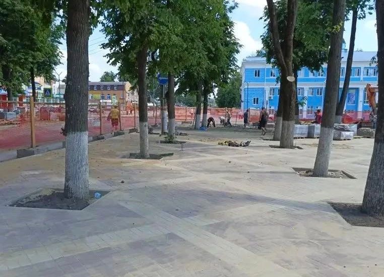 В Людинове завершается благоустройство сквера Тружеников тыла