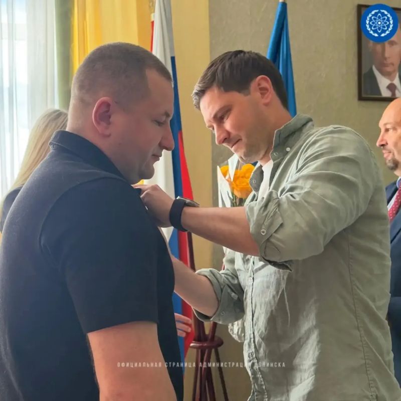 Спасибо за мужество!. Участнику специальной военной операции Дмитрию Щукину вручили медаль «Своих не бросаем» Спасибо за мужество!. Участнику специальной военной операции Дмитрию Щукину вручили медаль «Своих не бросаем»