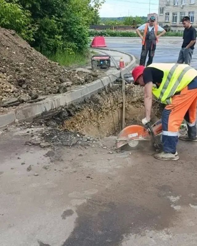 В Калуге обновляют водопроводные сети на улице Путейской В Калуге обновляют водопроводные сети на улице Путейской