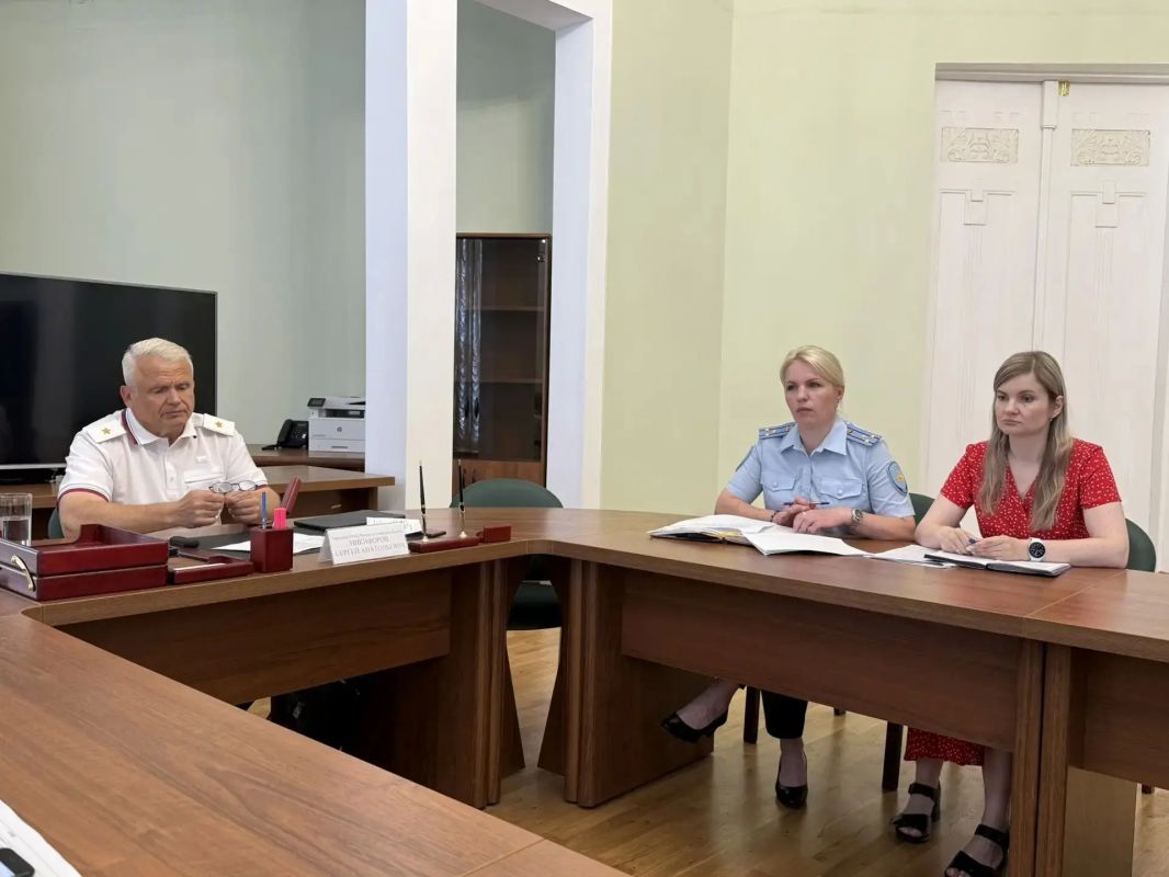 Начальник УМВД России по Калужской области генерал-майор полиции Сергей Никифоров провел личный прием граждан Начальник УМВД России по Калужской области генерал-майор полиции Сергей Никифоров провел личный прием граждан