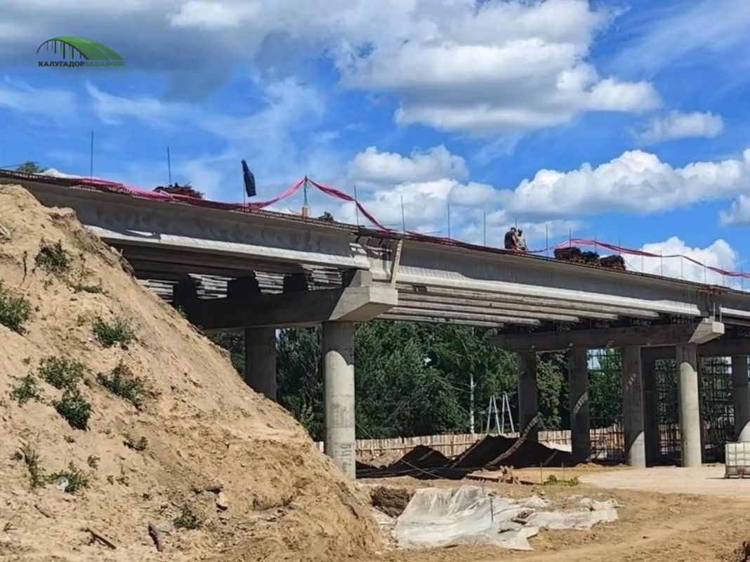 В Людиново возводят новый мост