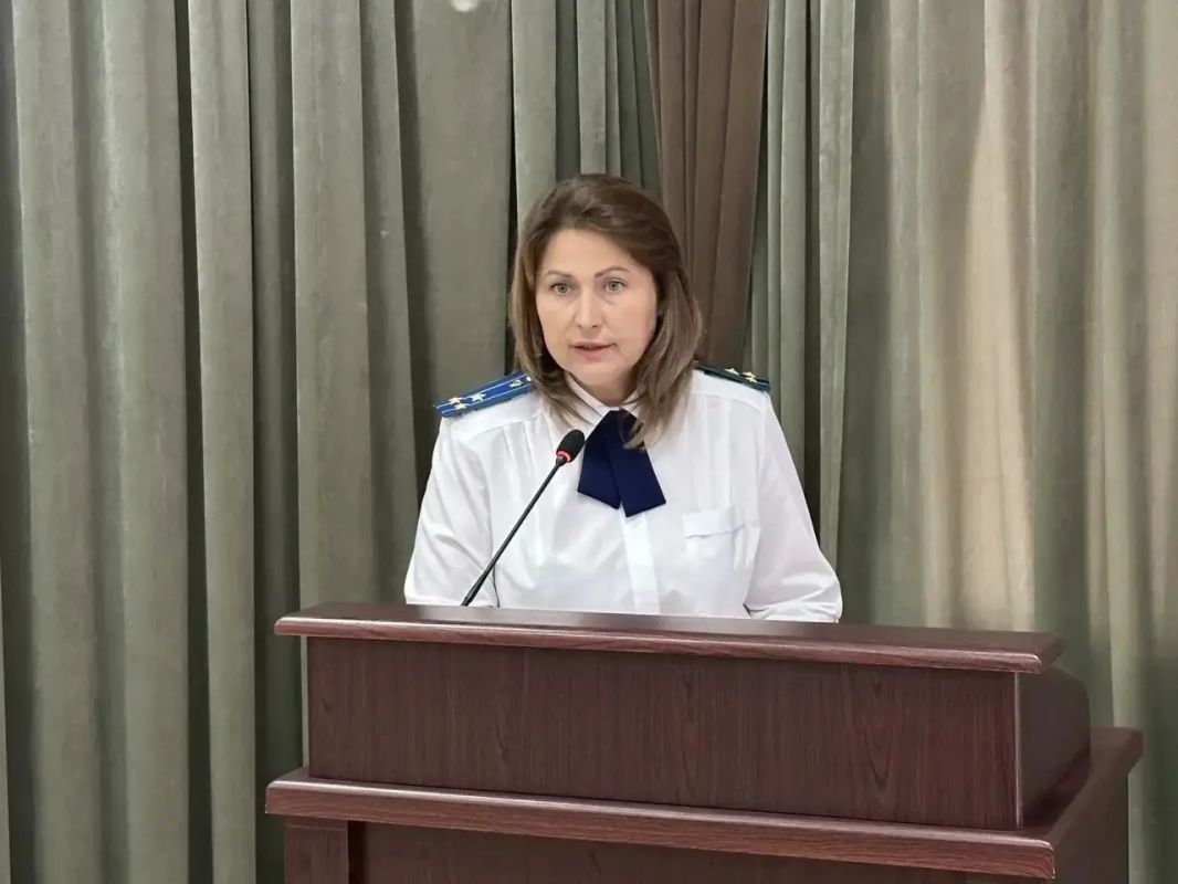 Под председательством прокурора области Константина Жилякова проведено заседание межведомственной рабочей группы по вопросу профилактики деструктивного поведения несовершеннолетних Под председательством прокурора области Константина Жилякова проведено заседание межведомственной рабочей группы по вопросу профилактики деструктивного поведения несовершеннолетних