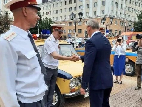 Выставка автомобилей ГАИ разных лет открылась под открытым небом в Калуге