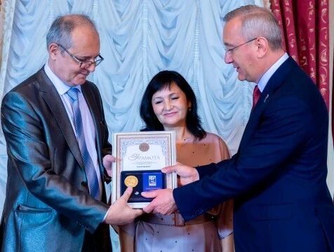 Лучшие семейные пары Калужской области наградили Почётными грамотами