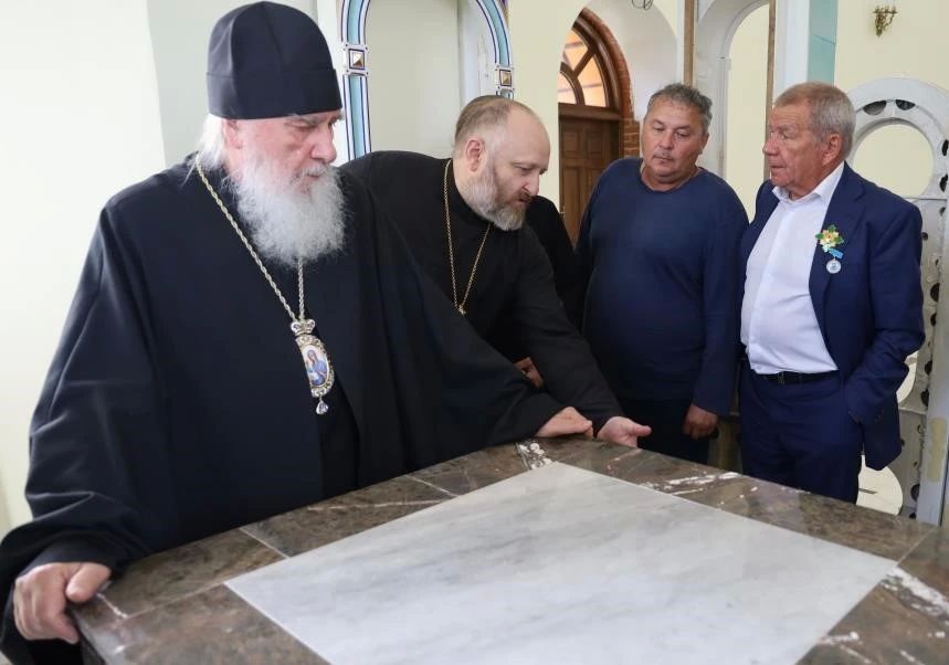 Глава Калужской митрополии посетил строящийся храм в Дзержинском районе Глава Калужской митрополии посетил строящийся храм в Дзержинском районе