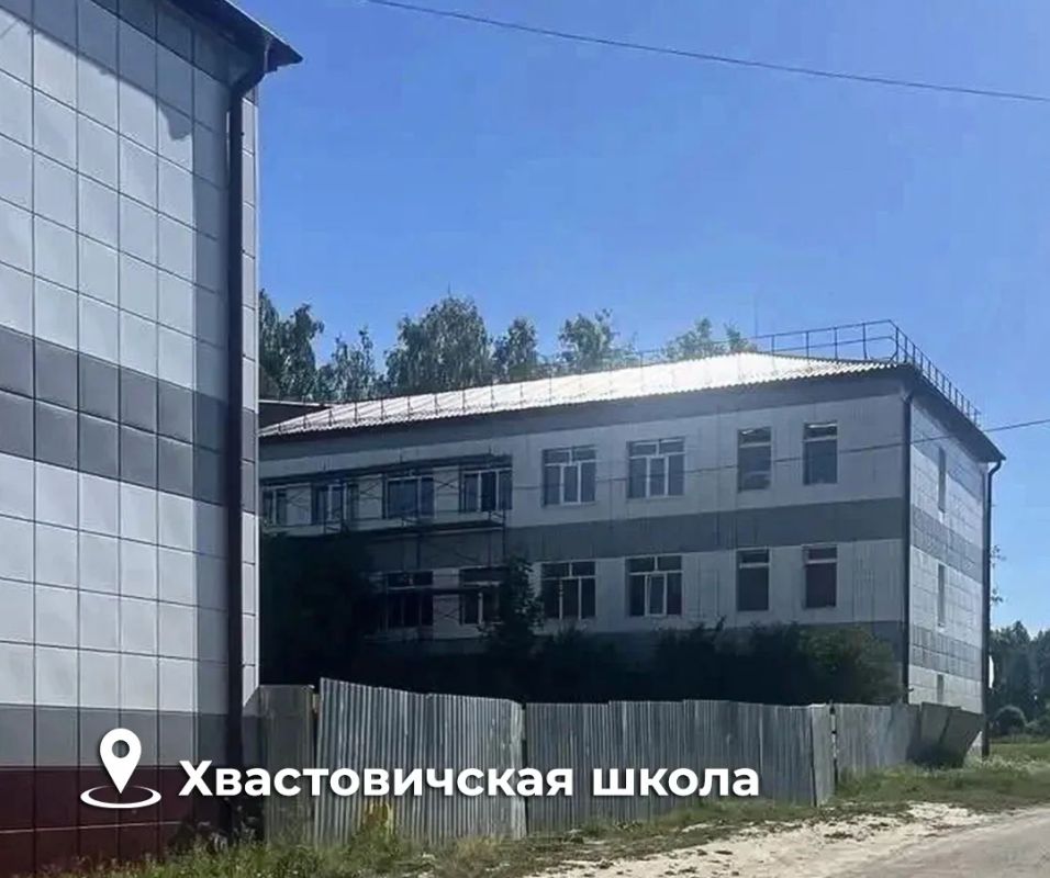 Владислав Шапша: Наказ жителей отремонтировать школу в селе Льва Толстого Дзержинского района вошел в Народную программу партии «Единая Россия» Владислав Шапша: Наказ жителей отремонтировать школу в селе Льва Толстого Дзержинского района вошел в Народную программу партии «Единая Россия»