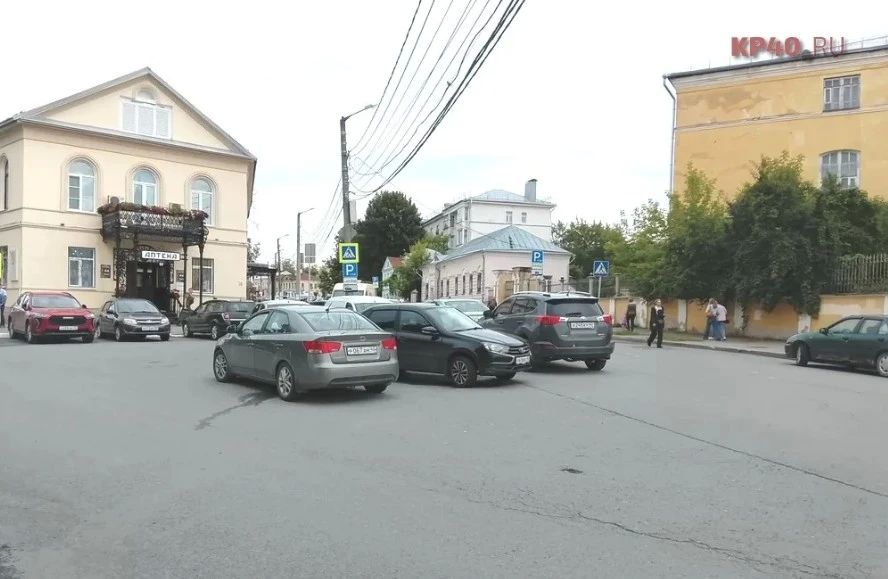 Опять в кадках: на Театральной улице Калуги повторят эксперимент по озеленению