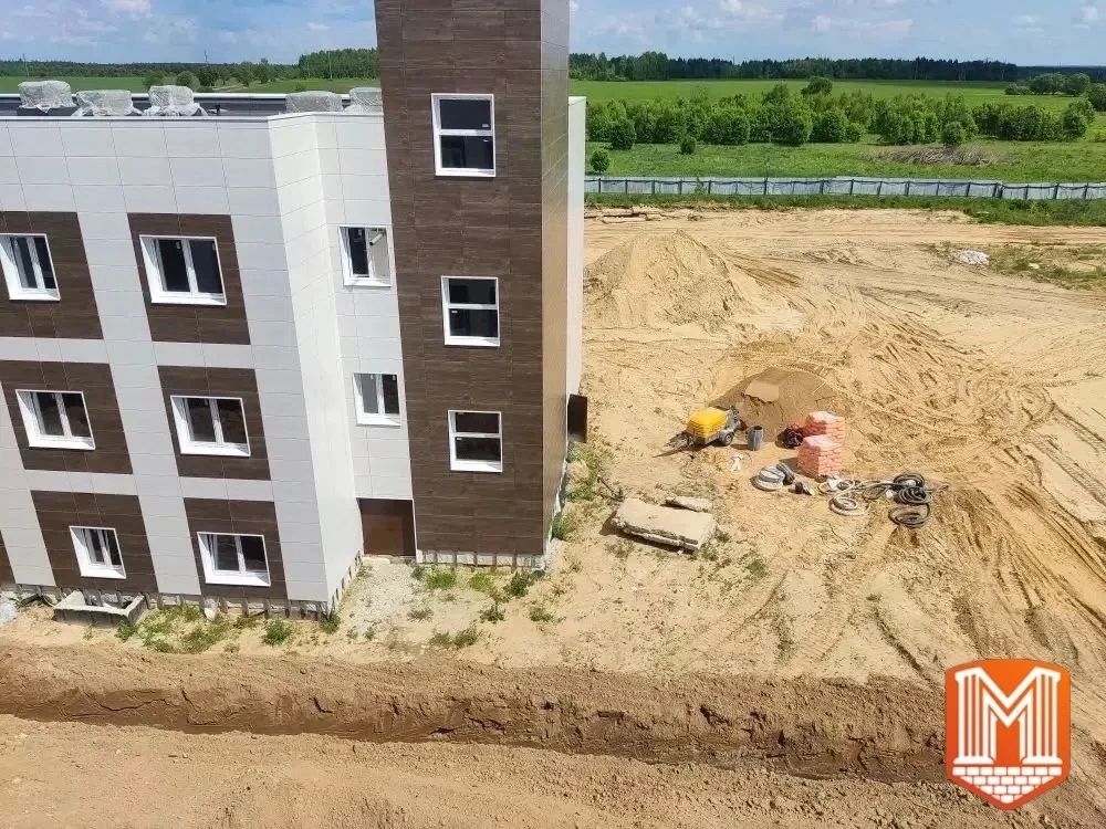 Под руководством заместителя Губернатора Калужской области Ольги Ивановой провели штаб на стройплощадке «Дома социального обслуживания» в д. Тешевичи