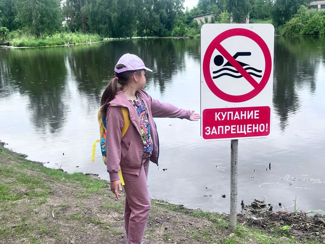 В Ферзиковском муниципальном округе сотрудники полиции совместно с сотрудниками комиссии по делам несовершеннолетних и защите их прав провели профилактический рейд, в ходе которого побеседовали с гражданами, отдыхающими на... В Ферзиковском муниципальном округе сотрудники полиции совместно с сотрудниками комиссии по делам несовершеннолетних и защите их прав провели профилактический рейд, в ходе которого побеседовали с гражданами, отдыхающими на...