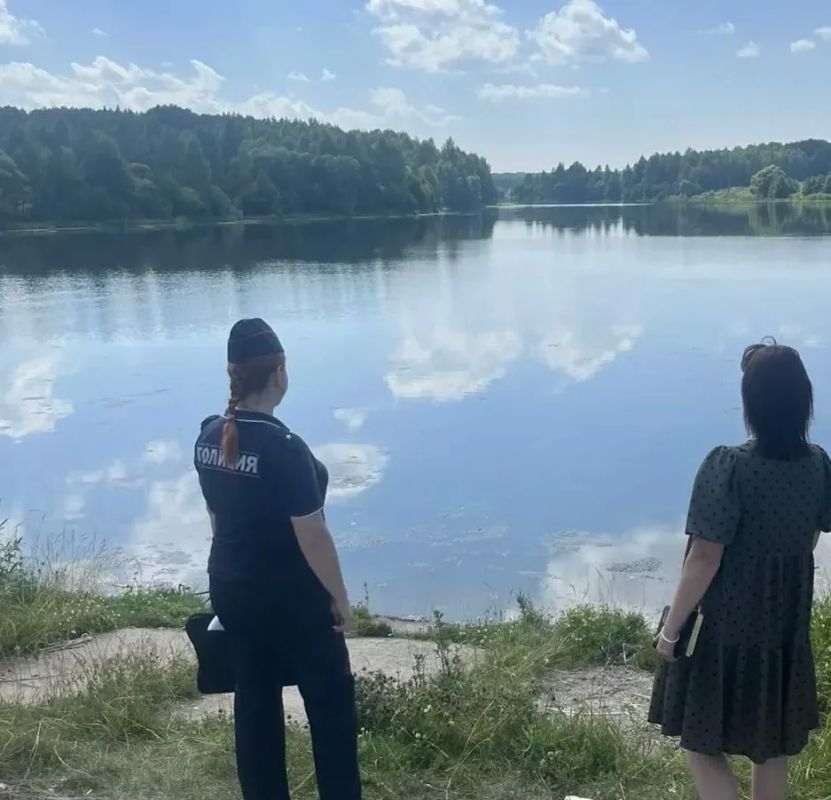 В Ферзиковском муниципальном округе сотрудники полиции совместно с сотрудниками комиссии по делам несовершеннолетних и защите их прав провели профилактический рейд, в ходе которого побеседовали с гражданами, отдыхающими на... В Ферзиковском муниципальном округе сотрудники полиции совместно с сотрудниками комиссии по делам несовершеннолетних и защите их прав провели профилактический рейд, в ходе которого побеседовали с гражданами, отдыхающими на...