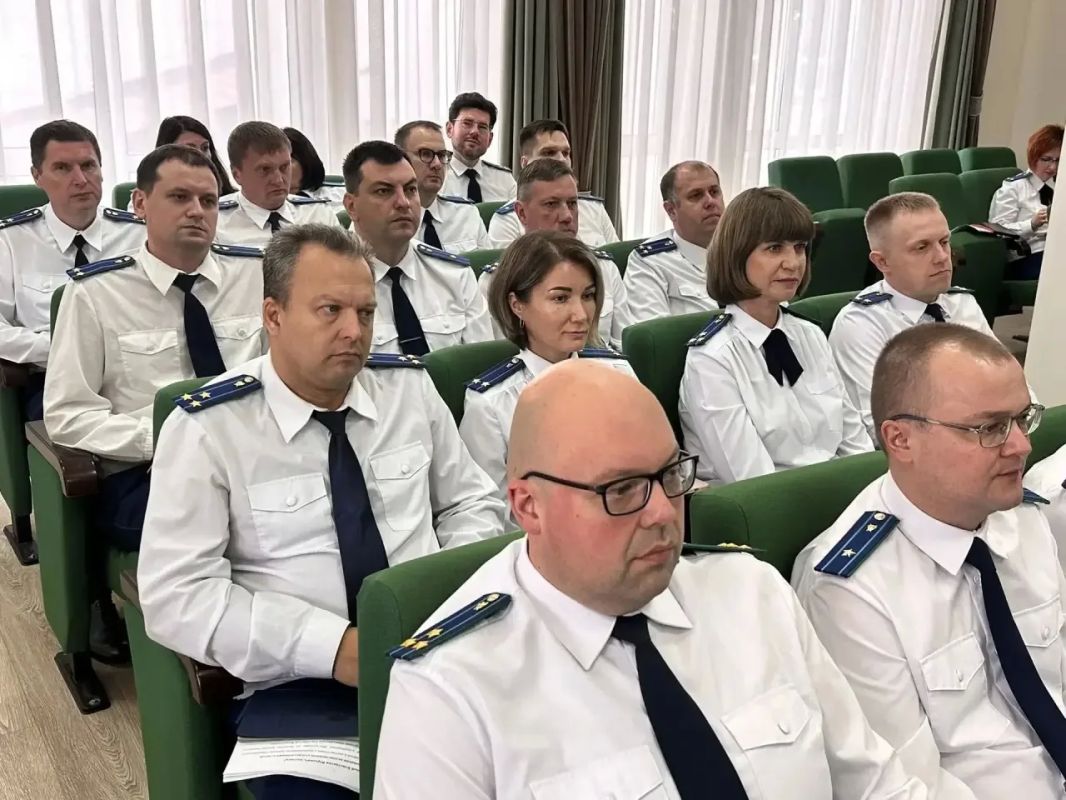 Под председательством прокурора Калужской области Константина Жилякова состоялось заседание коллегии по итогам работы за 1 полугодие 2026 года Под председательством прокурора Калужской области Константина Жилякова состоялось заседание коллегии по итогам работы за 1 полугодие 2026 года