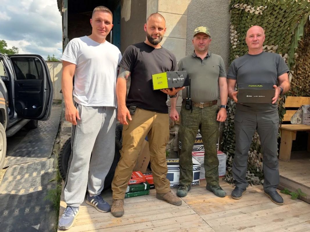 По поручению губернатора Владислава Шапши депутат Думы Калуги Константин Сотсков и заместитель главы Калуги Никита Новиков отвезли очередную партию гуманитарного груза на передовую По поручению губернатора Владислава Шапши депутат Думы Калуги Константин Сотсков и заместитель главы Калуги Никита Новиков отвезли очередную партию гуманитарного груза на передовую