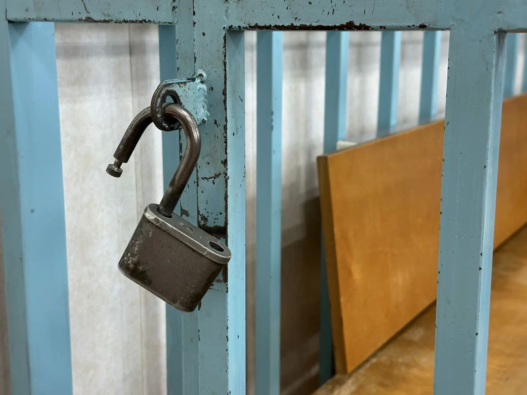 В соответствии с позицией прокуратуры города Калуги суд избрал в отношении 29-летнего местного жителя, обвиняемого в мошенничестве в сфере страхования, меру пресечения в виде заключения под стражу