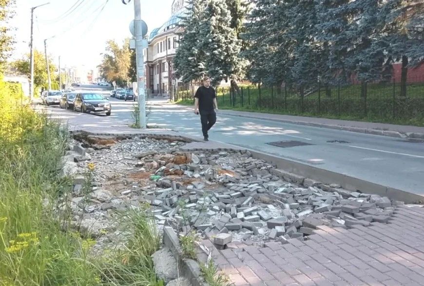 Сайлент Хилл по-калужски: Березуйский овраг расползается, поглощая улицу
