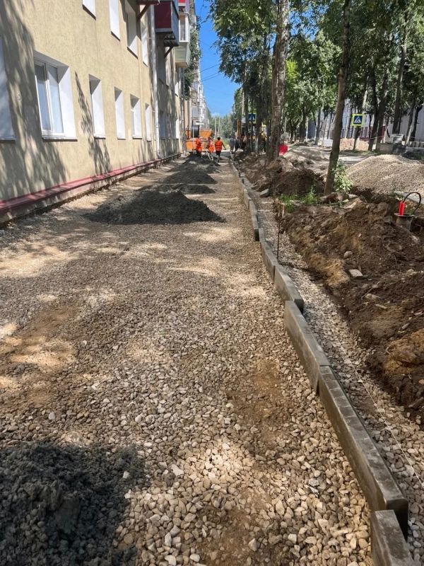 Продолжаются работы на улице Чичерина в Калуге Продолжаются работы на улице Чичерина в Калуге