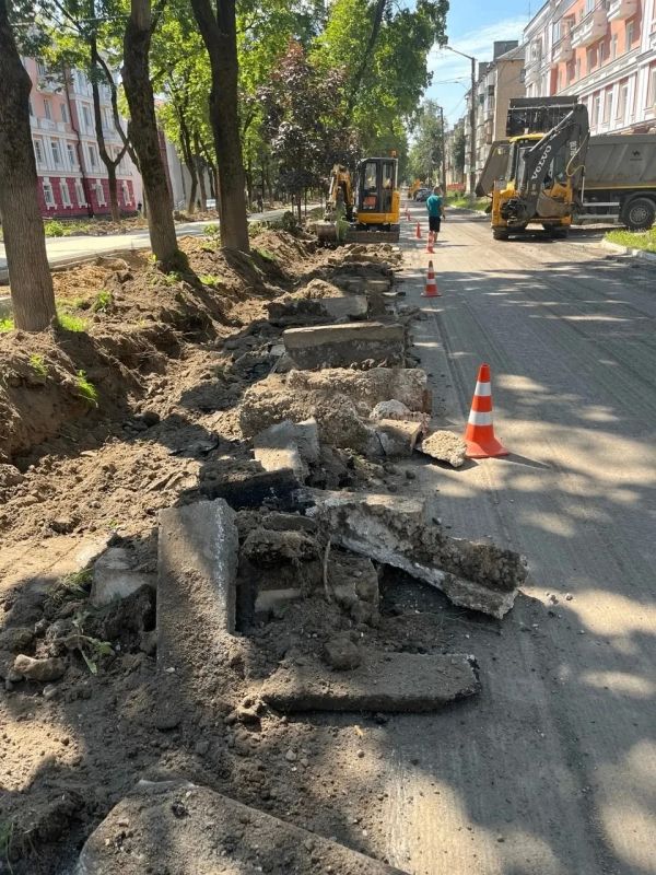 Продолжаются работы на улице Чичерина в Калуге