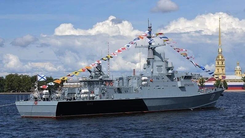 Ежегодно в последнее воскресенье июля в России отмечается День военно-морского флота Ежегодно в последнее воскресенье июля в России отмечается День военно-морского флота